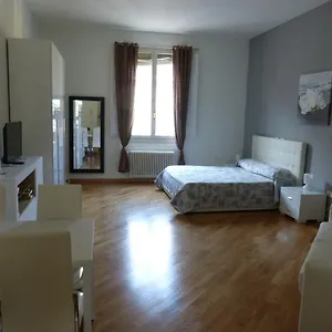 Residenza Piazza Santo Stefano Apartment